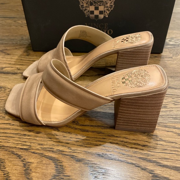 NIB Vince Camuto Tan Slide Sandals Sz 7.5M - Picture 5 of 7